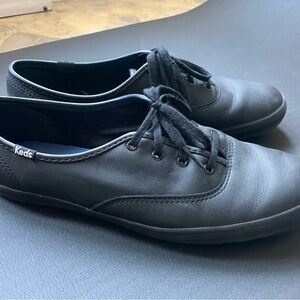 Keds woman leather shoes size 9